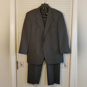 Kilburne& Finch Classic Gray Men's Suit
